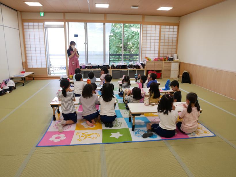 和室で過ごす預かり保育の様子